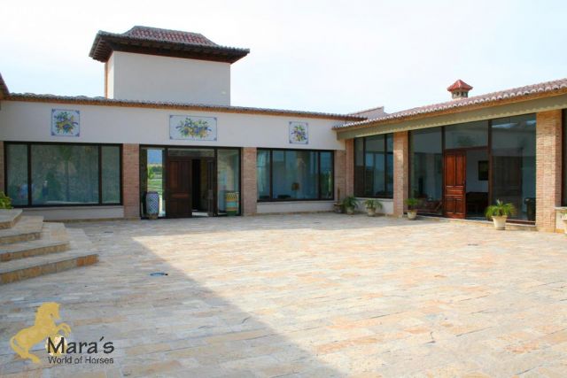 beauftiul Hacienda Hotel with equestrian centre for sale in Alicante, Costa Blanca, Valencia