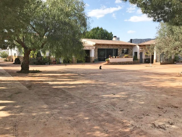 2342 Spain, Murcia, Campo de Ricote - countryproperty with 2 houses and horsestables for sale