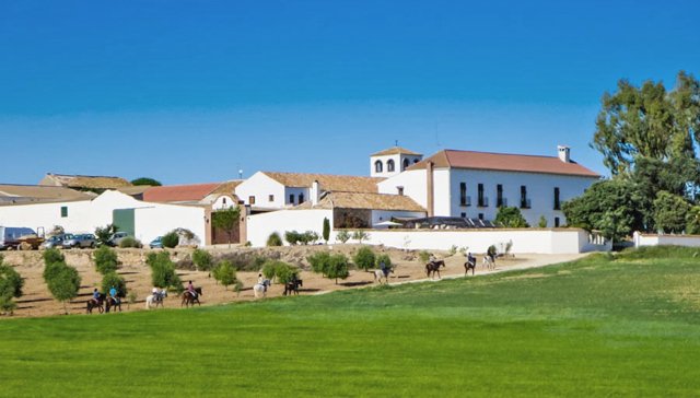 Andalucia, Antequera - Cortijo finca con habitaciónes y centro equestre