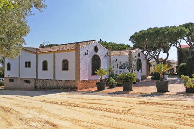 Andalucia, Costa de la Luz, Chiclana - finca con cuadra, casa y restaurante