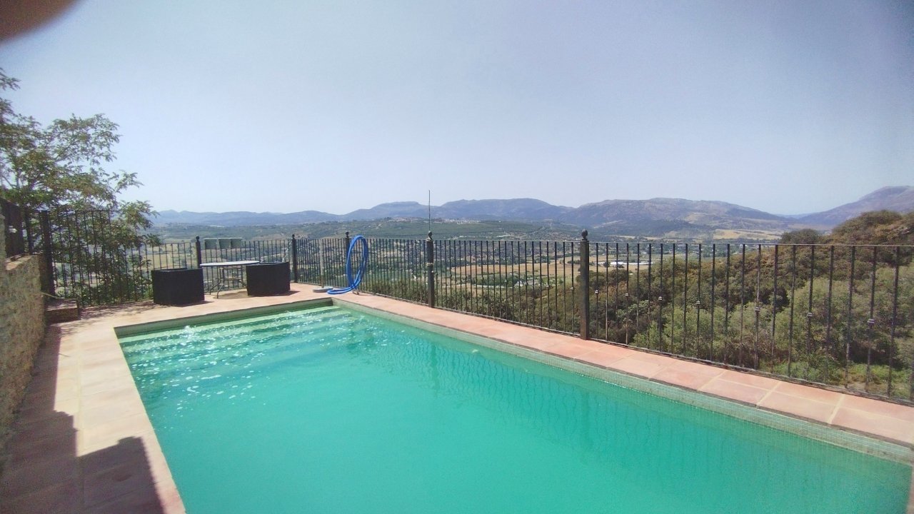 2334 Andalucia, Ronda, finca con 2 casas, 2 piscinas en venta